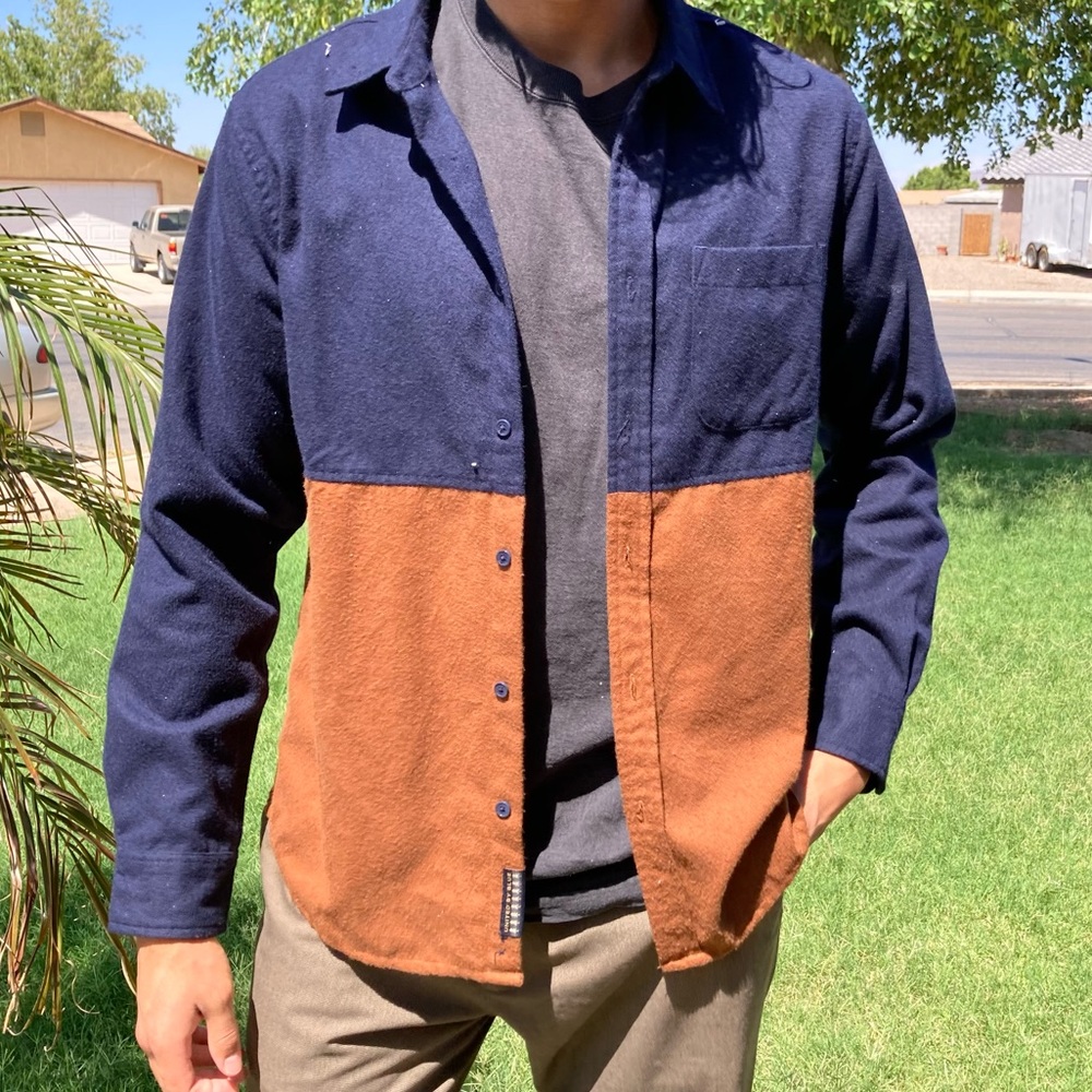 Men’s button up long sleeve dress shirt